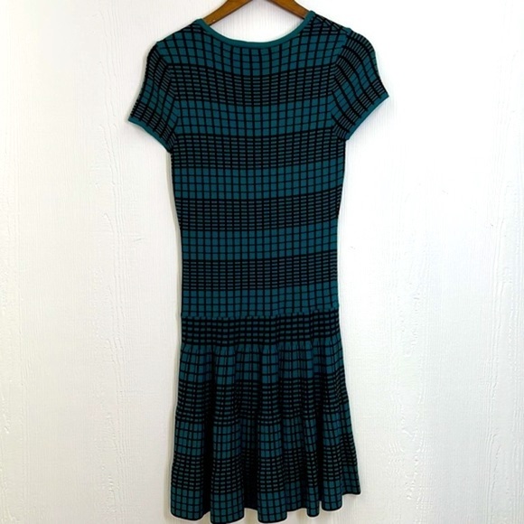 Romeo & Juliet Couture - NWT Emerald & Black Plaid Peplum Midi Dress Size Small - Picture 12 of 13